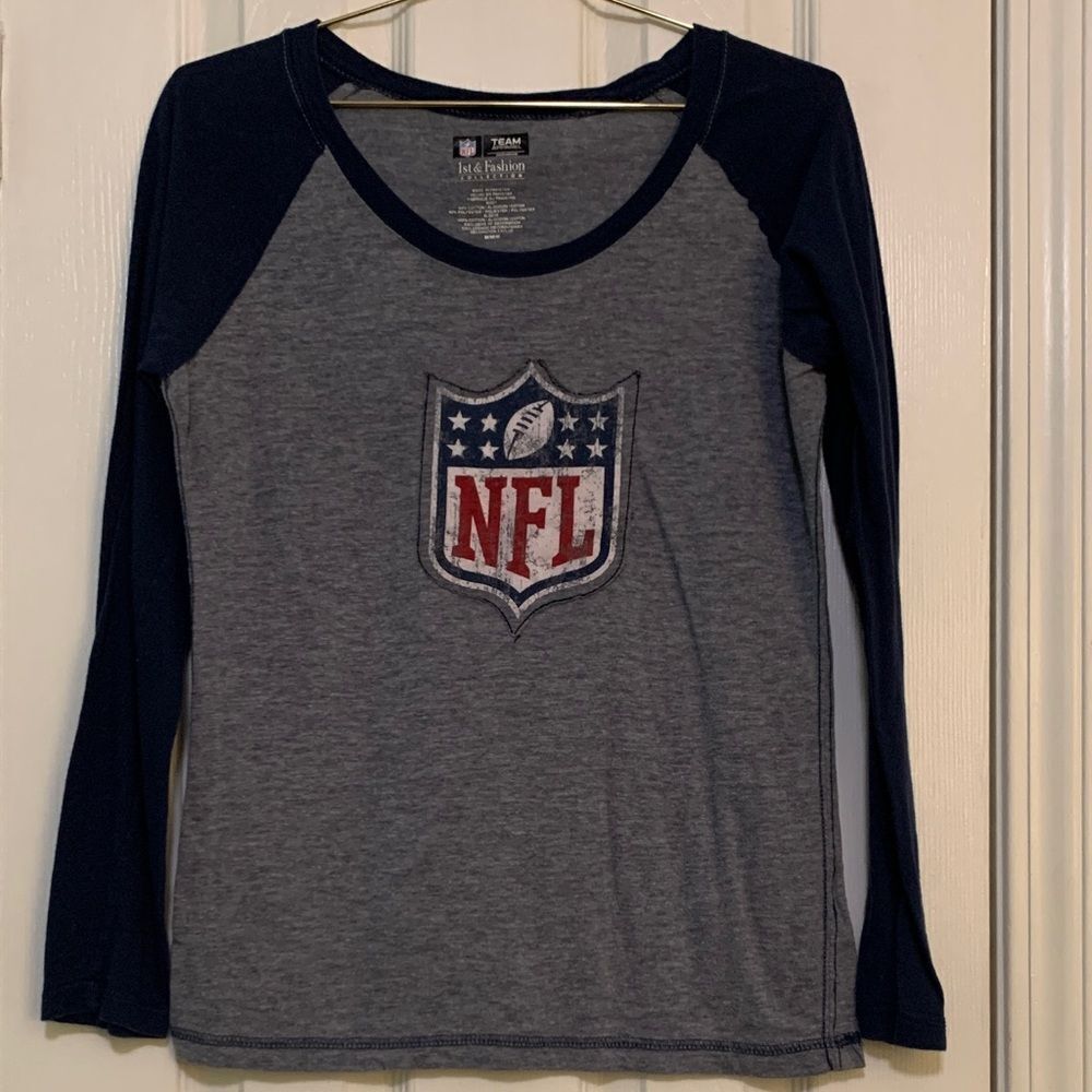 NFL Team Apparel NFL Logo Baseball Tee Gray and Navy Sleeves Size Medium